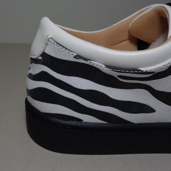 Journee Collection Size 8.5 M / TASCHI / Zebra / Sneakers / New Women's Shoes - Picture 3 of 15